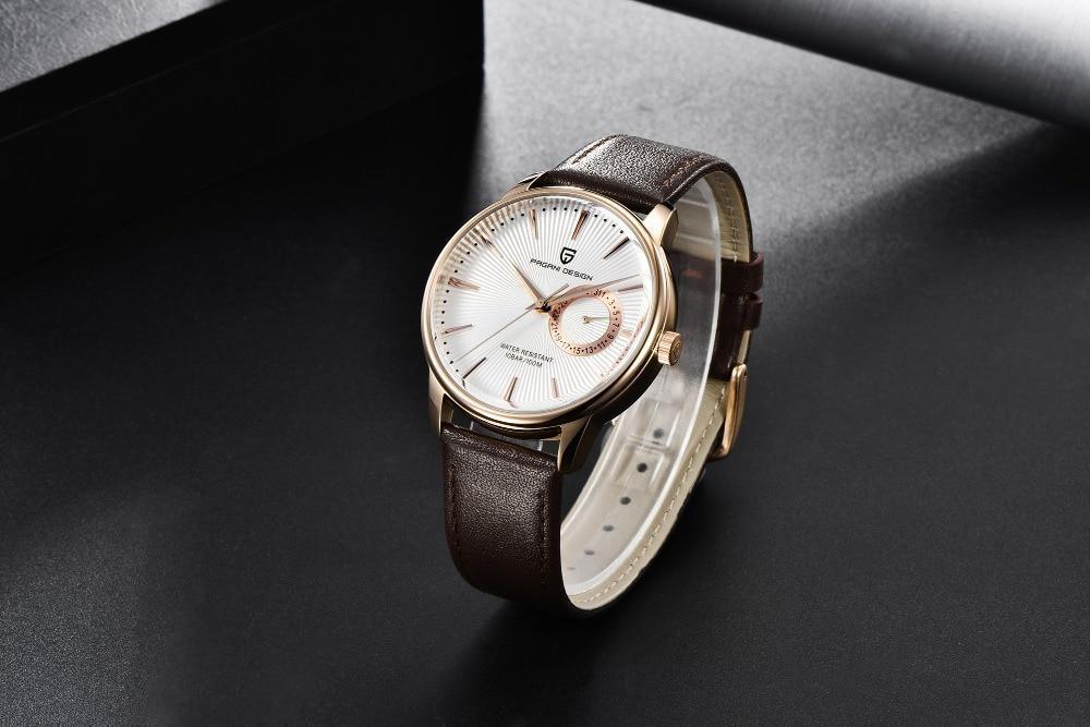 Mens Leather Banded Quartz Watch