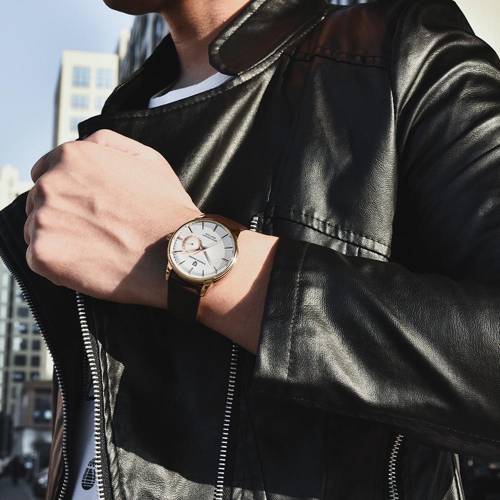 Mens Leather Banded Quartz Watch
