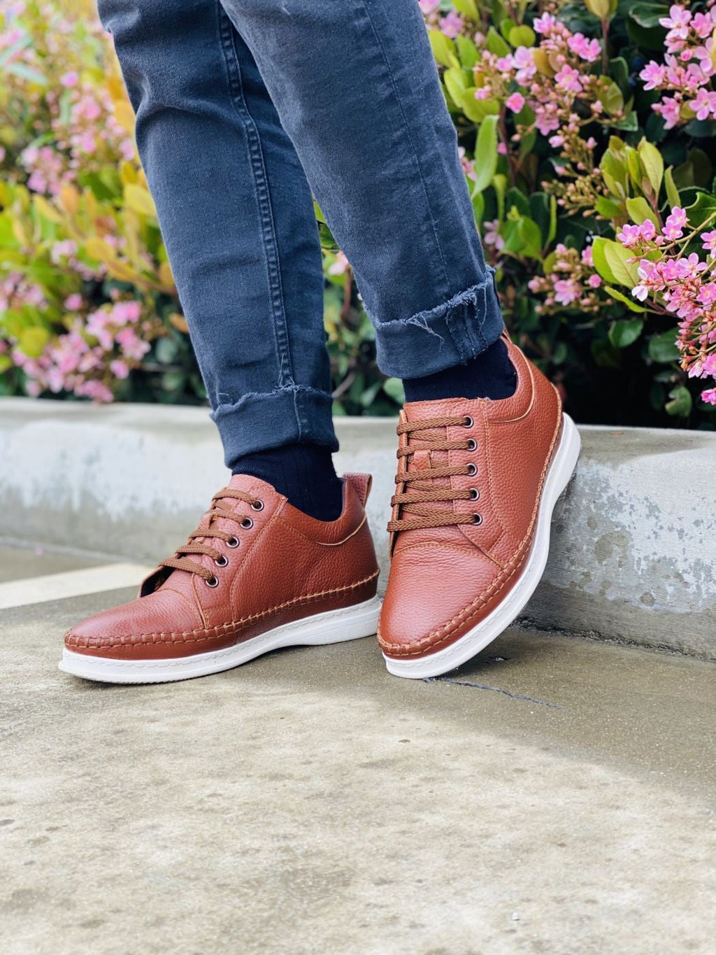 Mens 3 Inch Lift Leather Sneaker