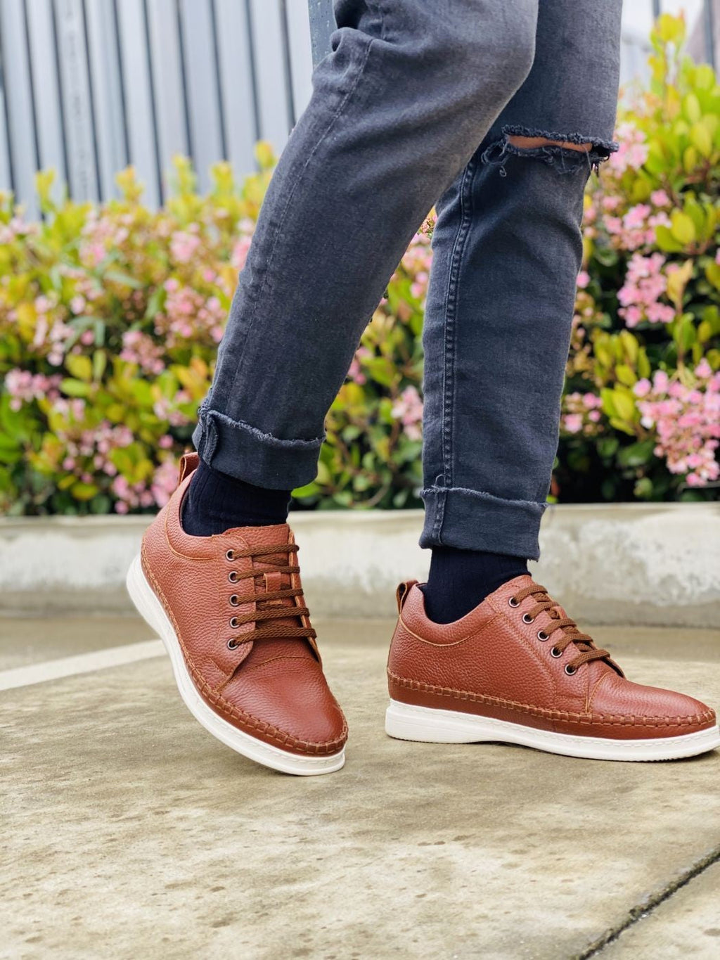 Mens 3 Inch Lift Leather Sneaker